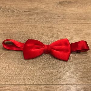 Red bow tie $5 add on